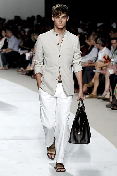Look 8